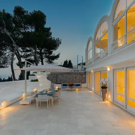 Capri Villa